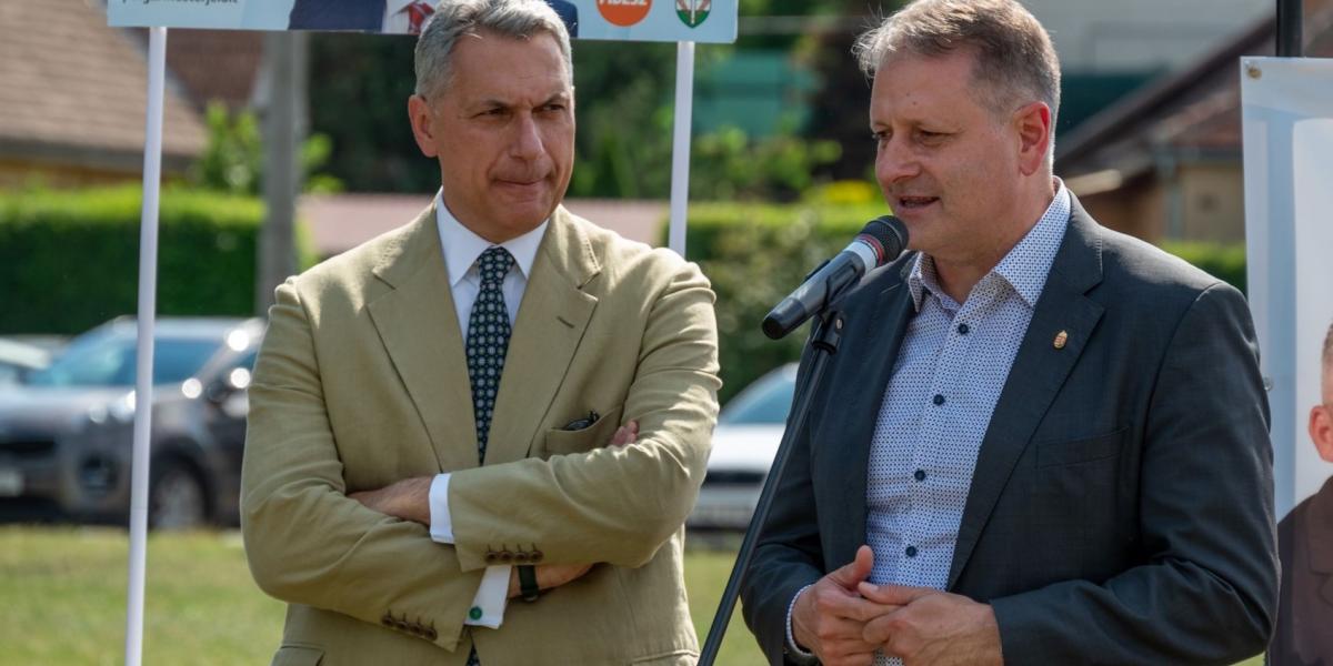 Lázár János (b) és Kreisz László  (j).